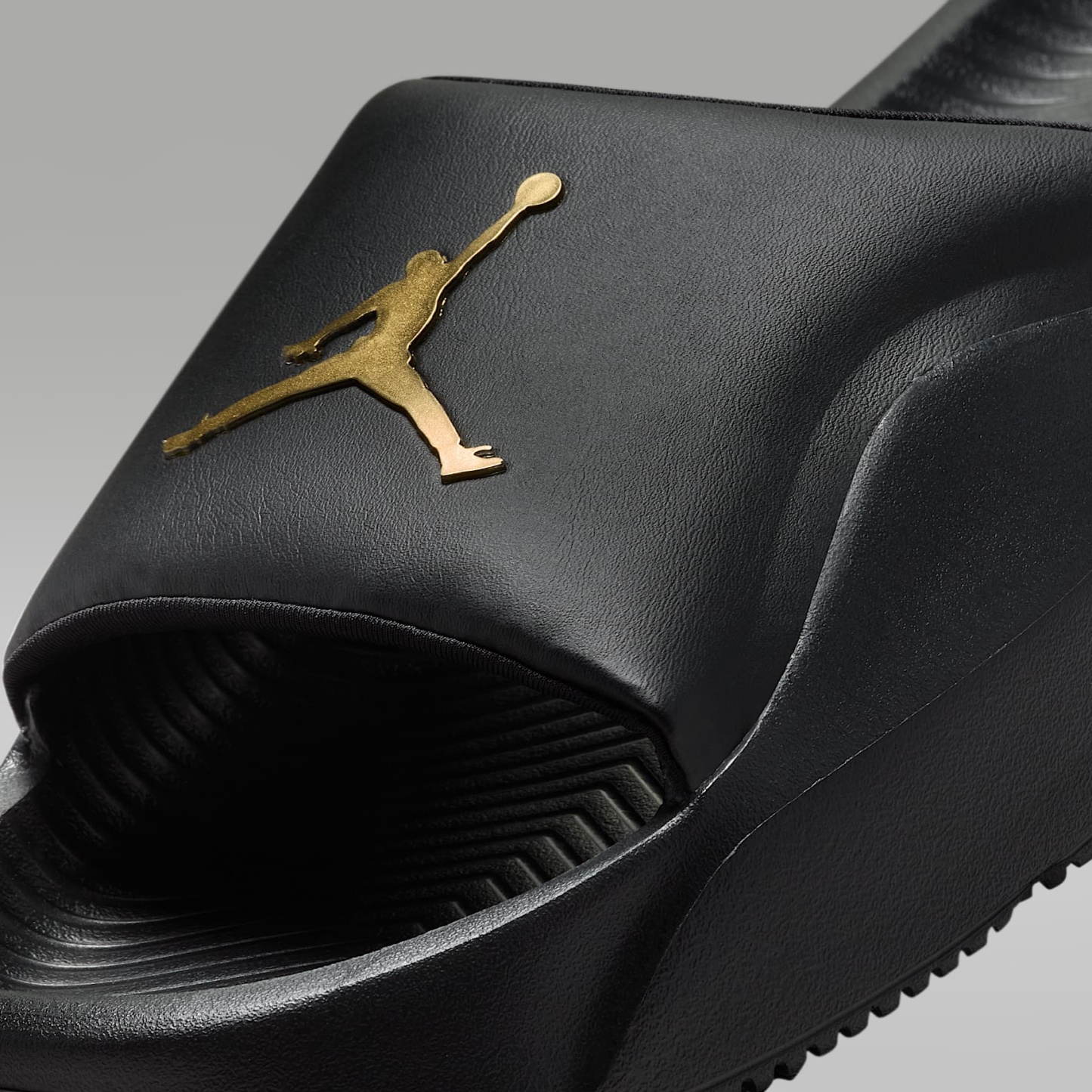 Jordan Franchise Slides – Schwarz/Metallic Gold