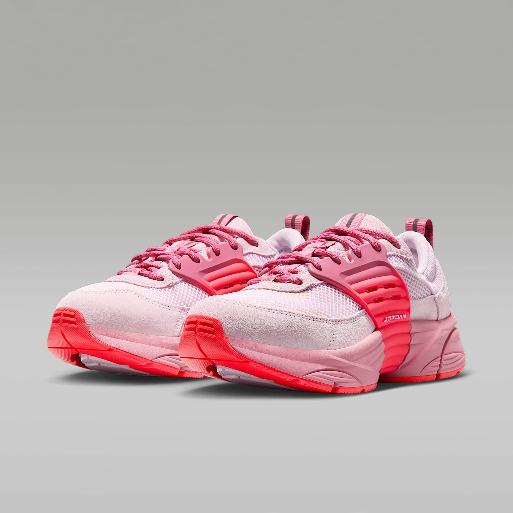 Jordan Trunner O/S Damenschuhe – Regal Pink/Desert Berry/Track Red