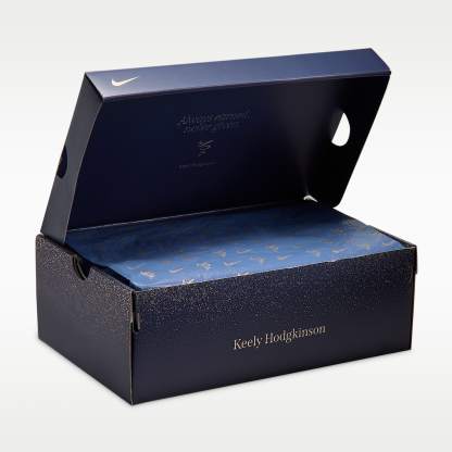 Nike Vaporfly 4 "Keely Hodgkinson" Straßenlaufschuh für Wettkämpfe (Damen) – Pencil Point/Blue Eclipse/Blur/Schwarz