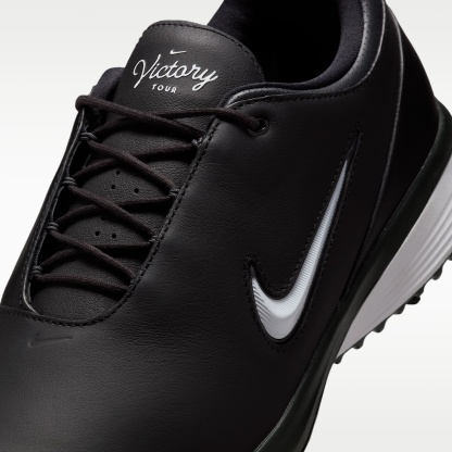 Nike Victory Tour 4 Golfschuh – Schwarz/Dark Smoke Grey/Weiß