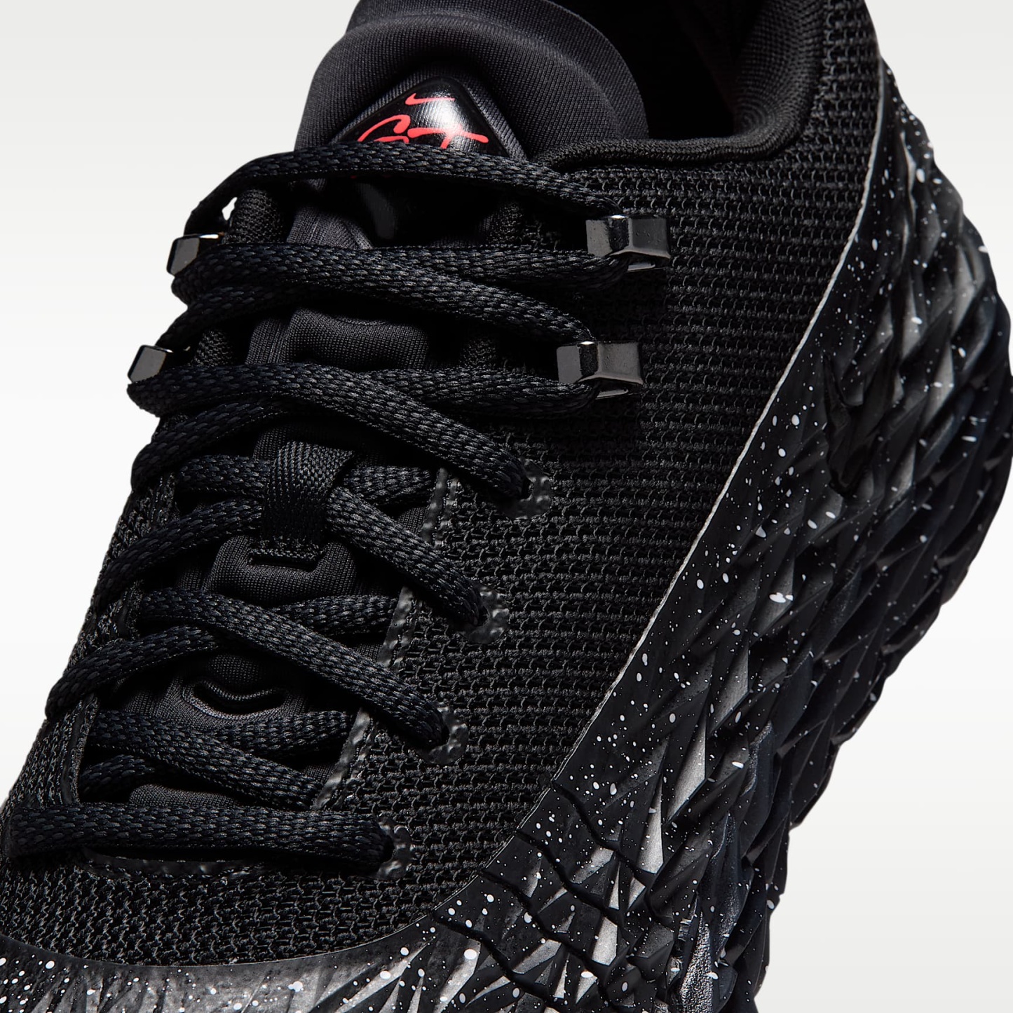 Nike S.T. Charge Basketballschuh – Schwarz/Dark Smoke Grey/Schwarz/Bright Crimson