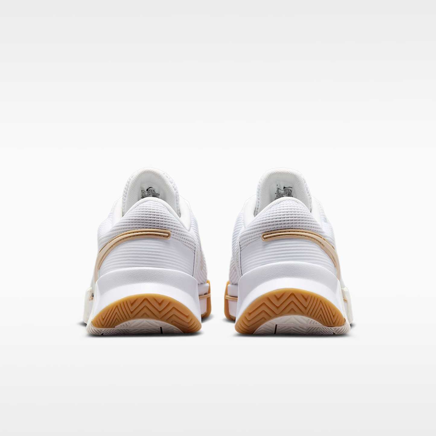 Nike GP Challenge 1.5 Hartplatz-Tennisschuh (Damen) – Weiß/Summit White/Linen/Light Orewood Brown