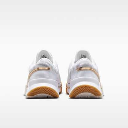 Nike GP Challenge 1.5 Hartplatz-Tennisschuh (Damen) – Weiß/Summit White/Linen/Light Orewood Brown