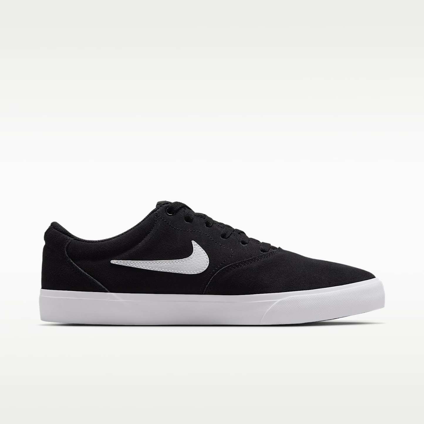 Nike Charge Wildlederschuh (Herren) – Schwarz/Schwarz/Weiß