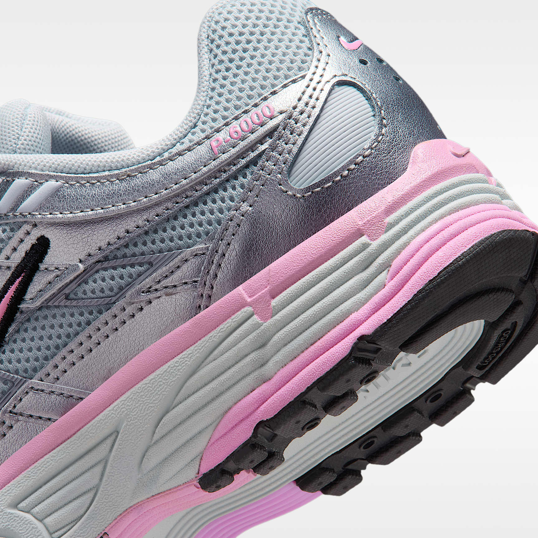 Nike P-6000 Schuh (Damen) – Pure Platinum/Metallic Silver/Schwarz/Pink Rise