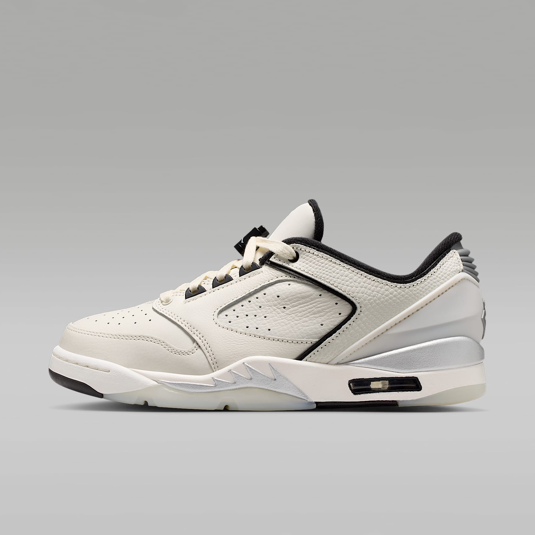 Jordan Sixty Plus Low Damenschuh – Sail/Schwarz/Swan/Metallic Silver