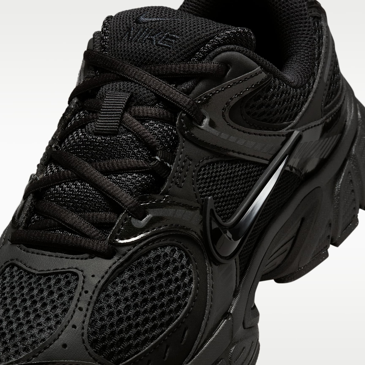 Nike V5 RNR Schuh mit reflektierenden Akzenten (Damen) – Schwarz/Anthracite/Schwarz