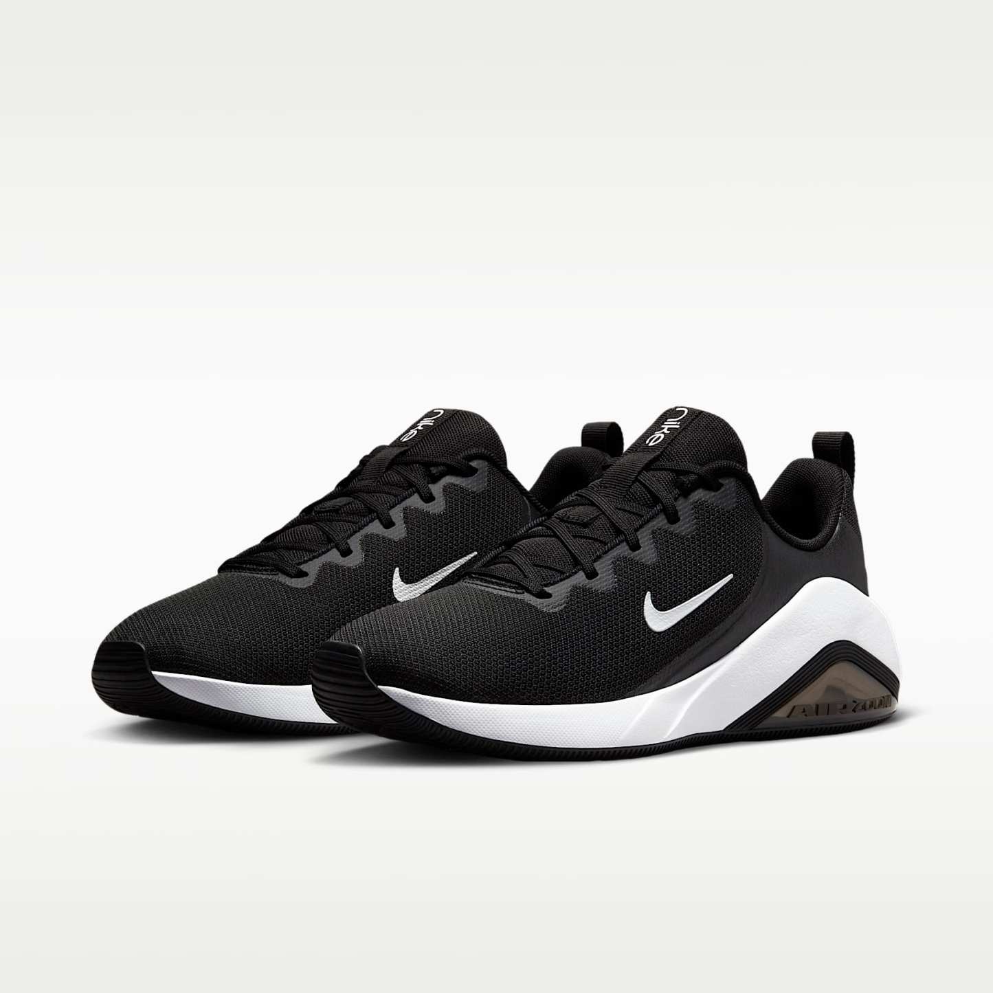Nike Bella 7 Workout-Schuh (Damen) – Schwarz/Schwarz/Weiß