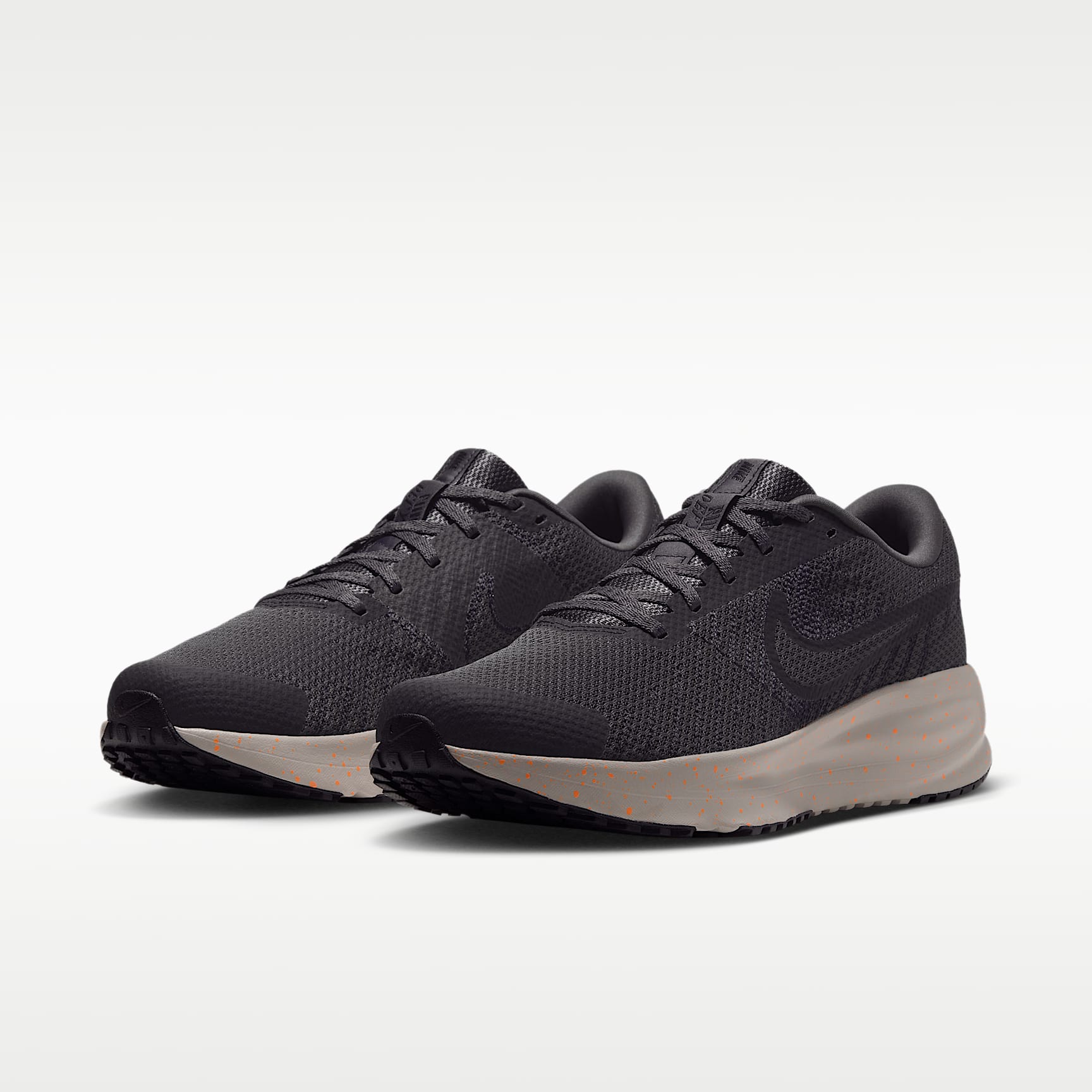 Nike Run Defy Straßenlaufschuh (Herren) – Medium Ash/Off Noir/Cream II/Schwarz
