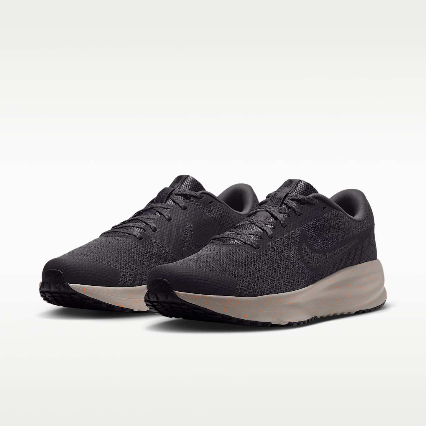 Nike Run Defy Straßenlaufschuh (Herren) – Medium Ash/Off Noir/Cream II/Schwarz