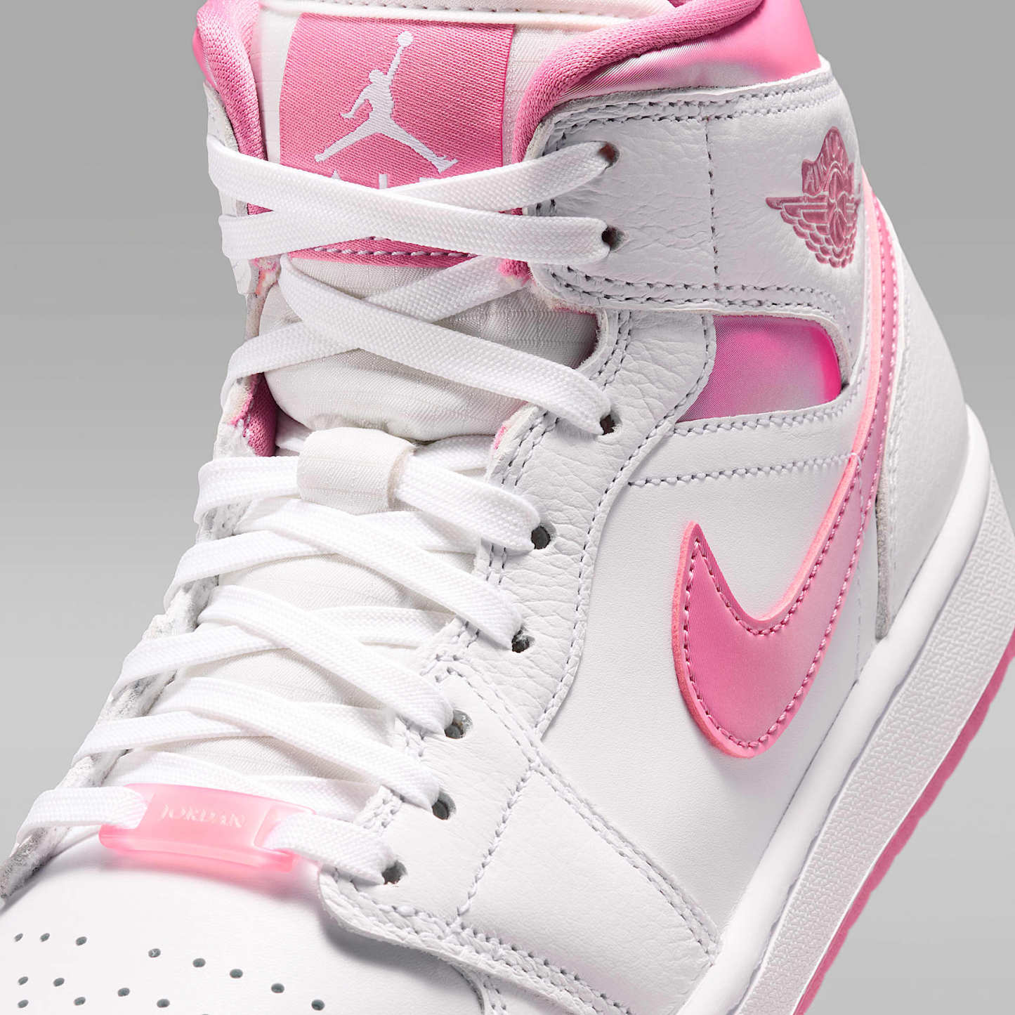 Air Jordan 1 Mid SE Schuh (Damen) – Weiß/Desert Berry
