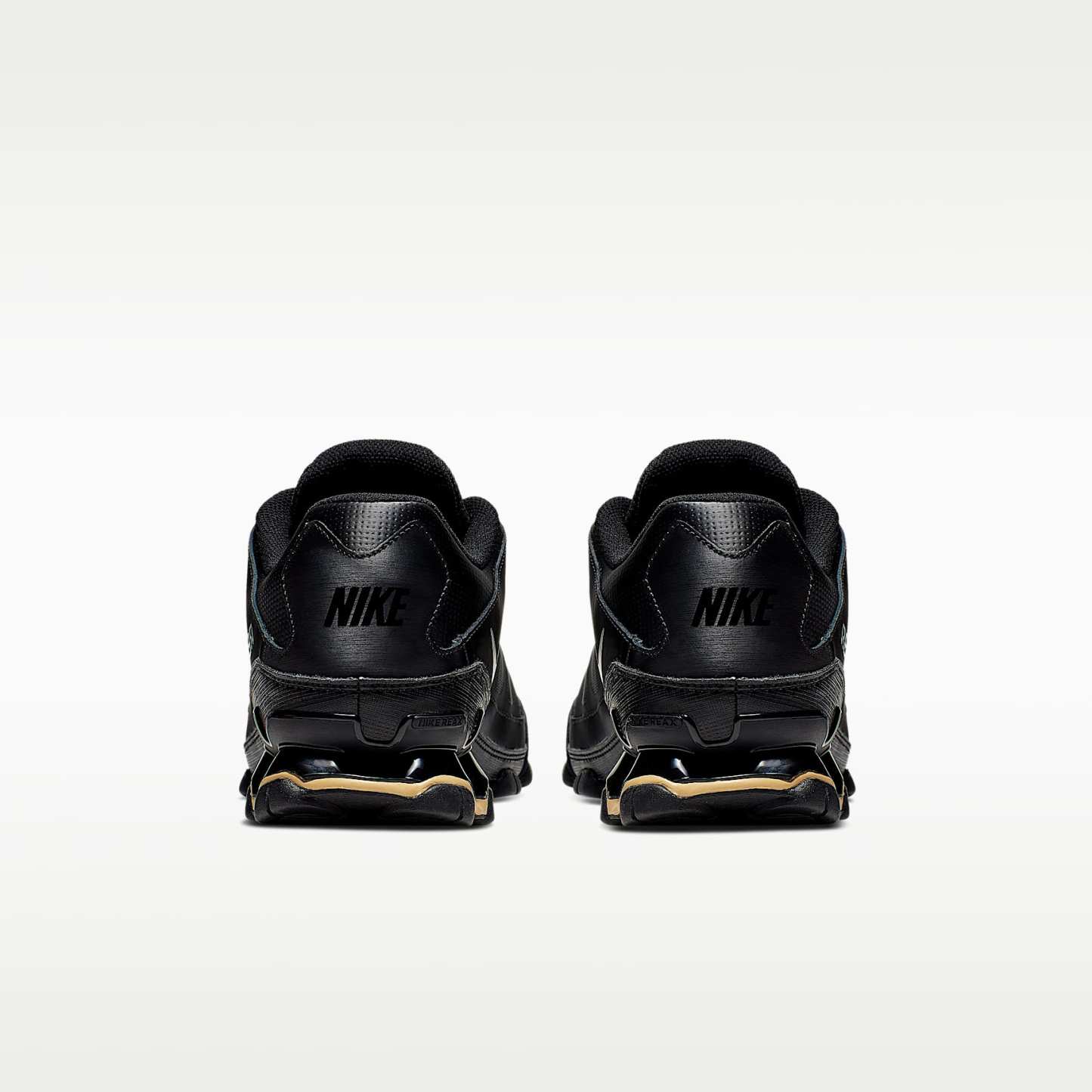 Nike Reax 8 TR Workout-Schuh für Herren – Schwarz/Schwarz/Metallic Gold