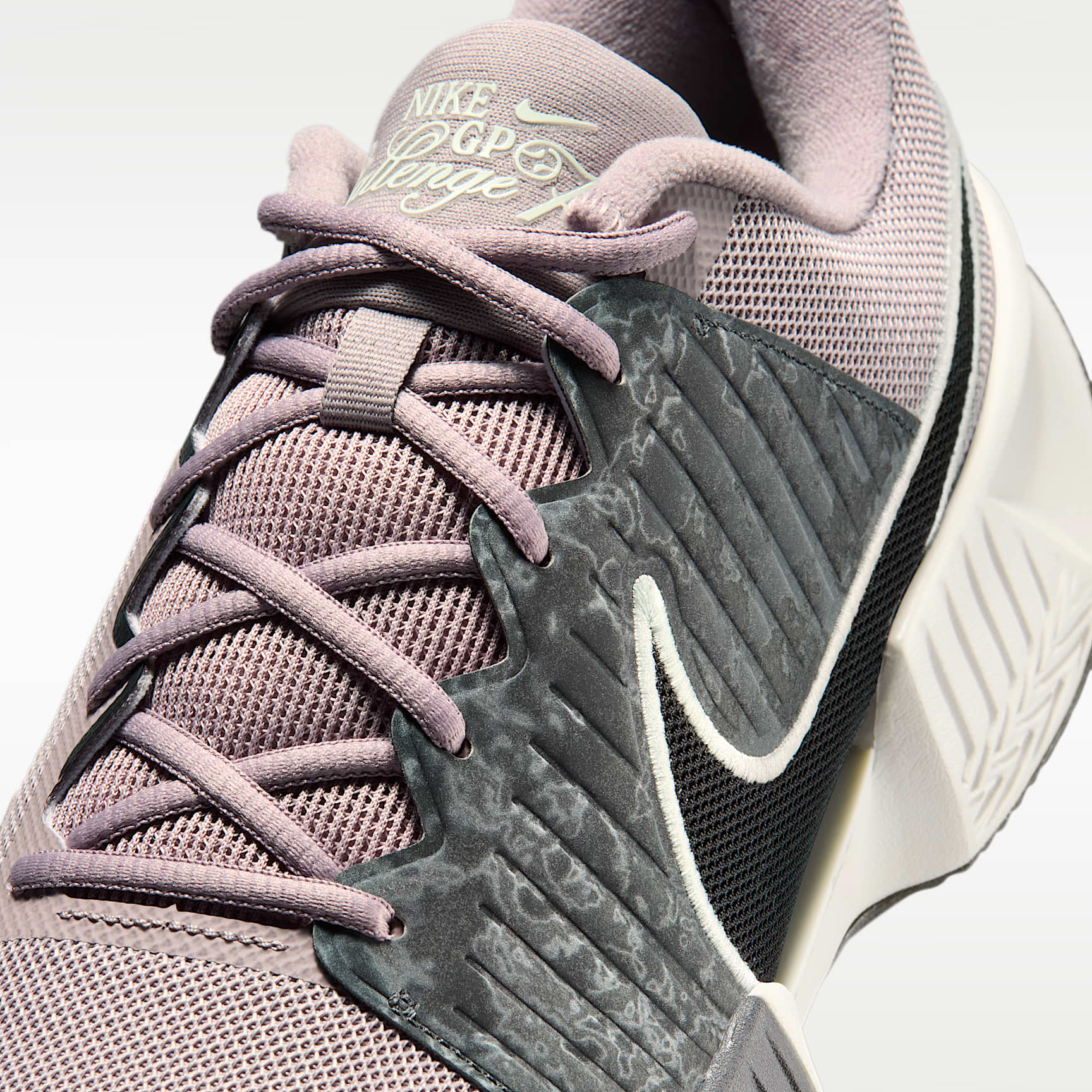 Nike Zoom GP Challenge Pro PRM Tennisschuh für Sandplätze (Herren) – Light Violet Ore/Barely Green/Anthracite/Schwarz