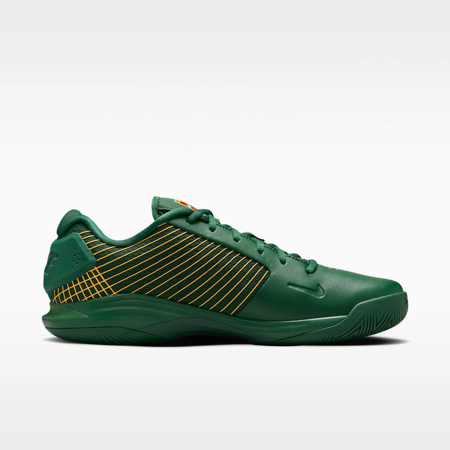 Nike Vapor 12 Hypersmash Tennisschuh für Hartplätze (Herren) – Gorge Green/University Red/University Gold/Weiß