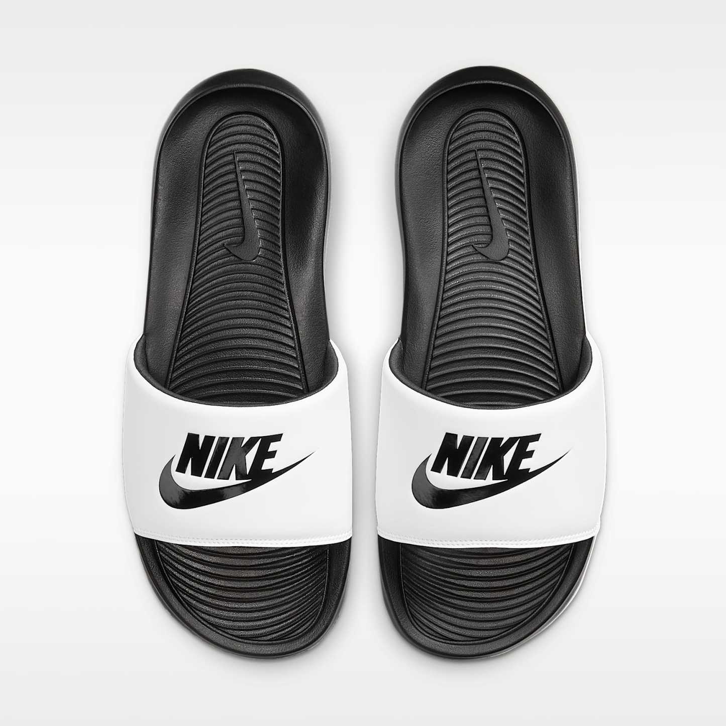 Nike Victori One Slides (Herren) – Schwarz/Weiß/Schwarz