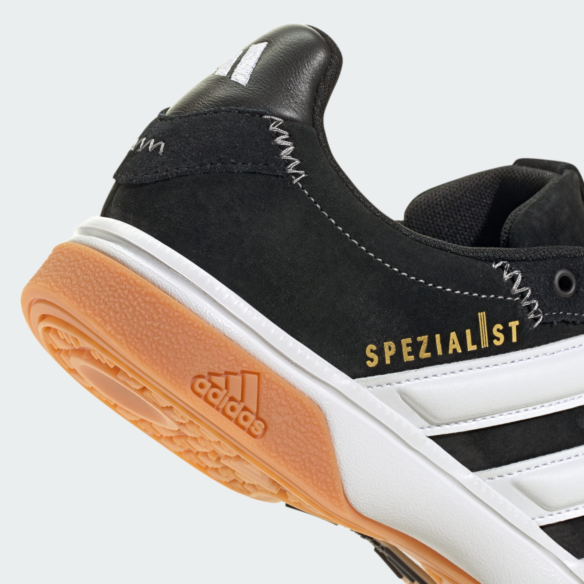 Spezialist Indoor Schuh – Core Black / Cloud White / Grey Three – KJ3728