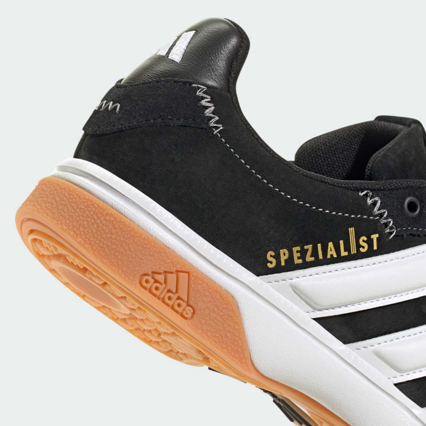 Spezialist Indoor Schuh – Core Black / Cloud White / Grey Three – KJ3728