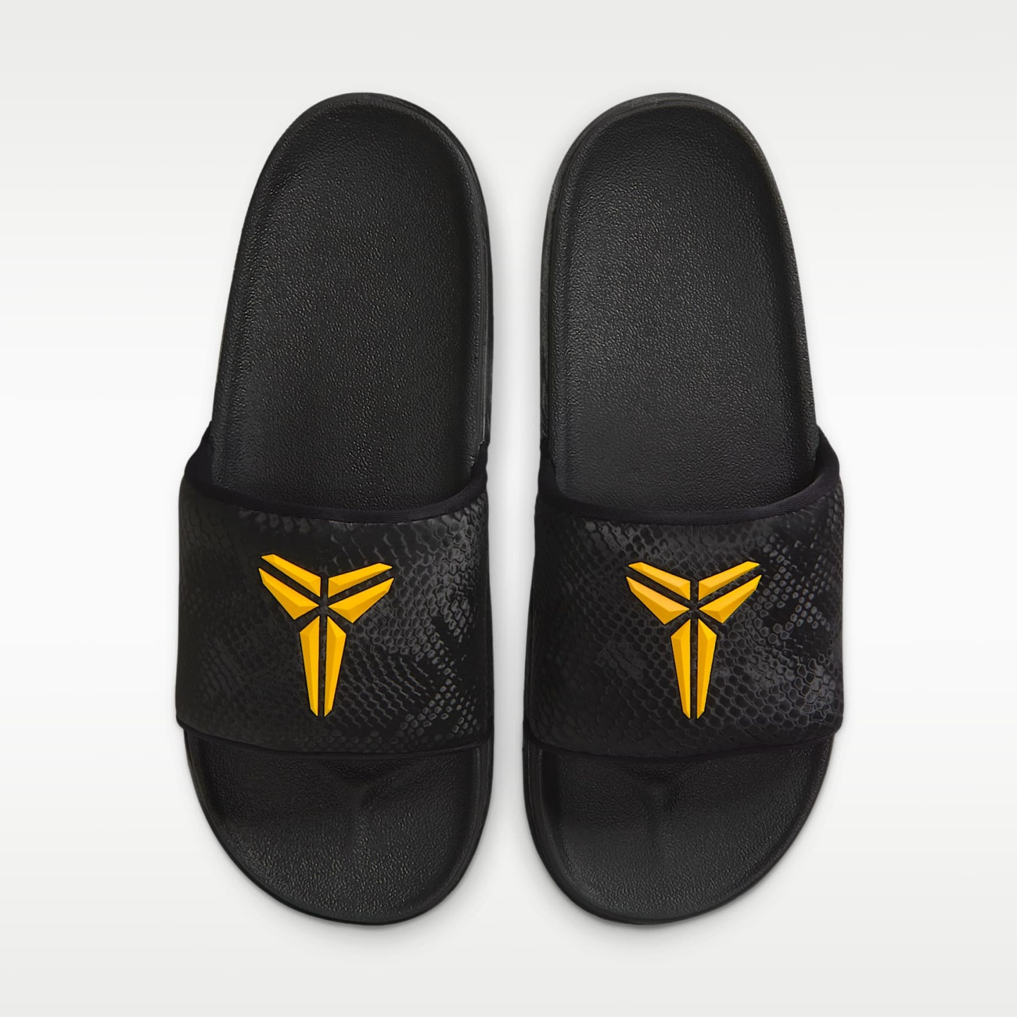 Kobe Offcourt Herren-Slides – Schwarz/University Gold