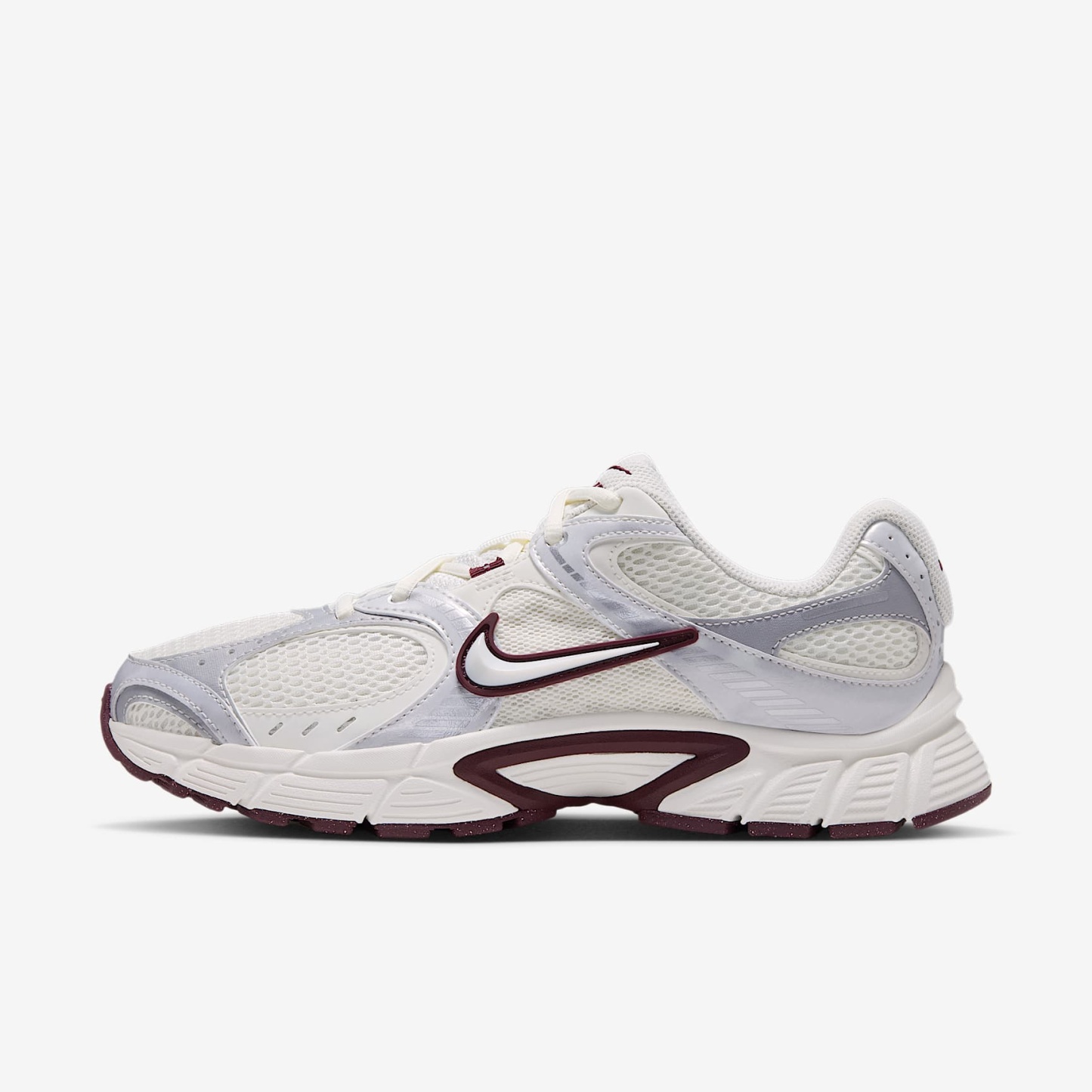 Nike V5 RNR Schuh mit reflektierenden Akzenten (Damen) – Sail/Night Maroon/Metallic Summit White/Sail