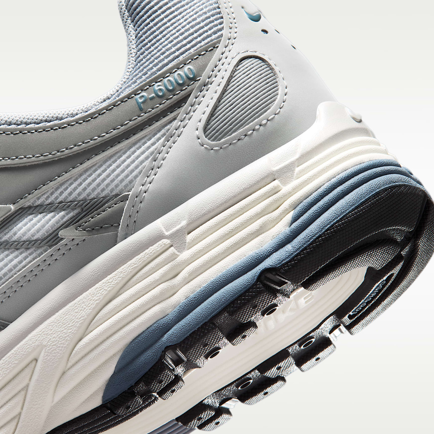 Nike P-6000 Schuh (Herren) – Light Smoke Grey/Smoke Grey/Photon Dust/Blue Graphite