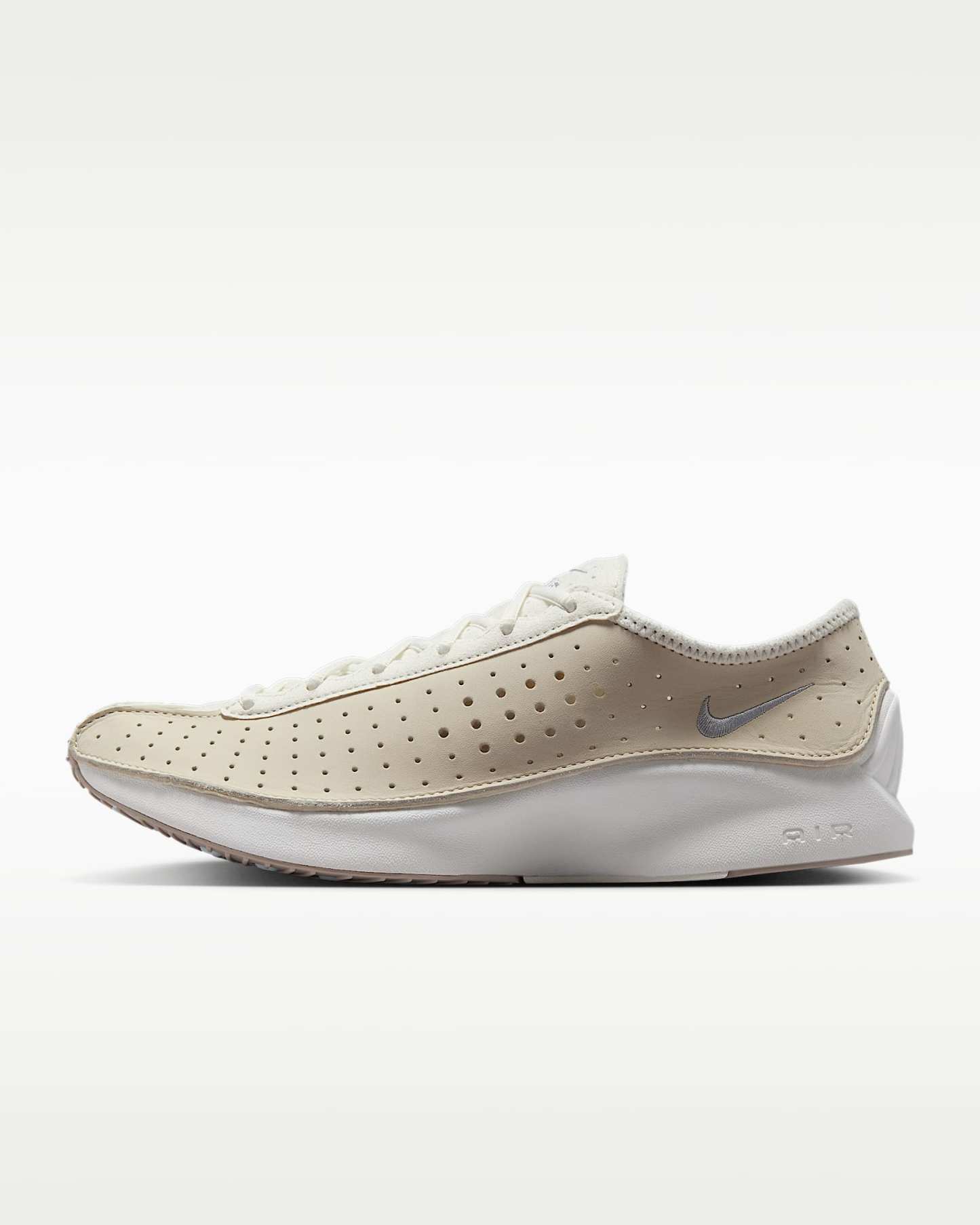 Nike Air Superfly Schuh (Damen) – Coconut Milk/Sail/Classic Stone/Metallic Silver