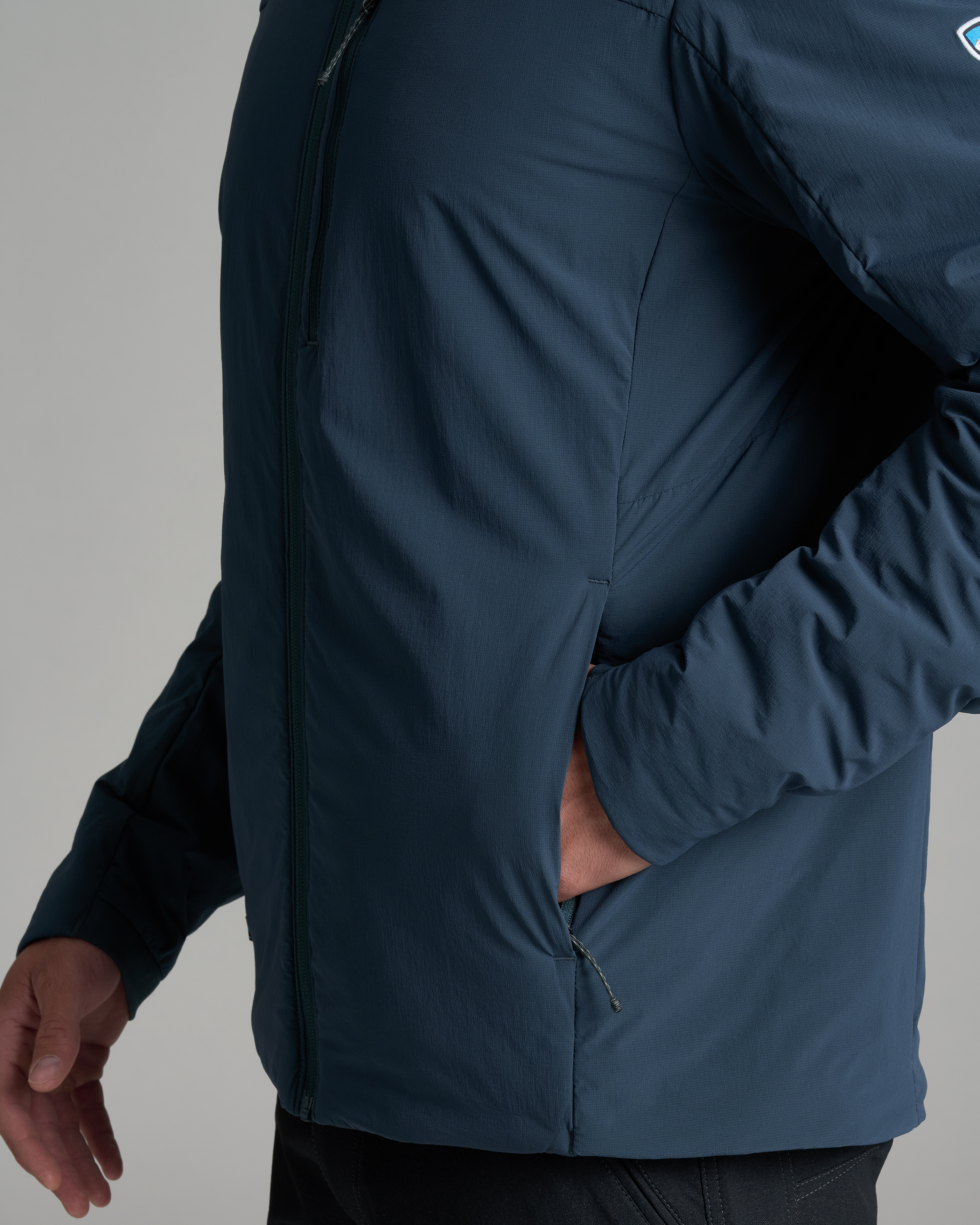 AeroLight™ Jacket - STEALTHY, SLEEK DESIGN