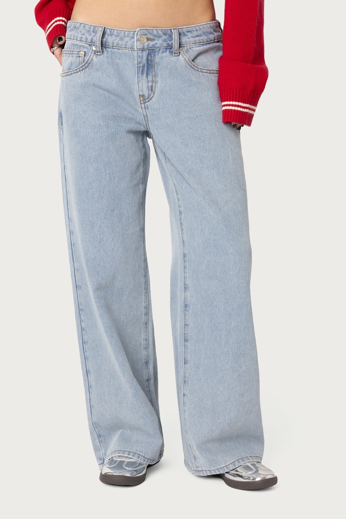 Petite Raelynn Washed Low Rise Baggy Jeans - LIGHT BLUE