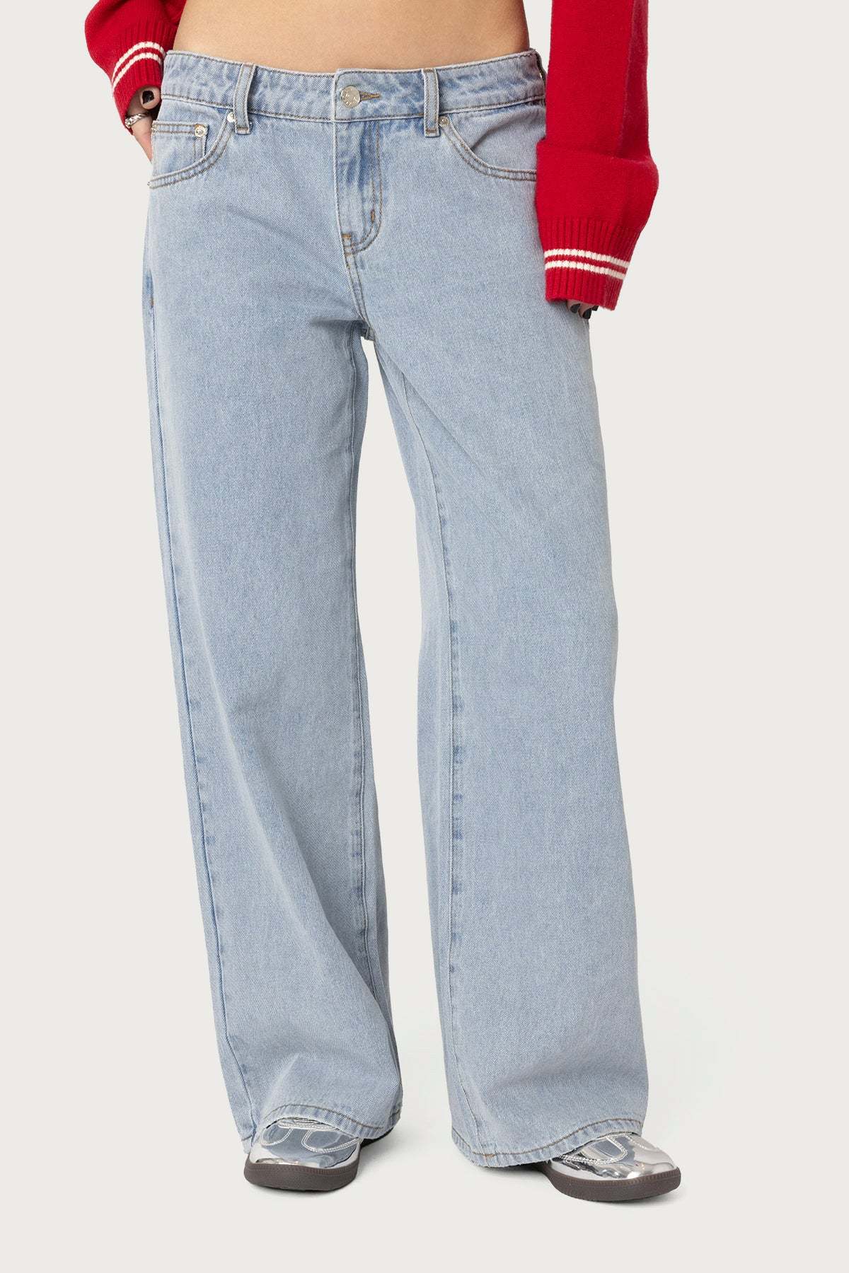 Petite Raelynn Washed Low Rise Baggy Jeans - LIGHT BLUE