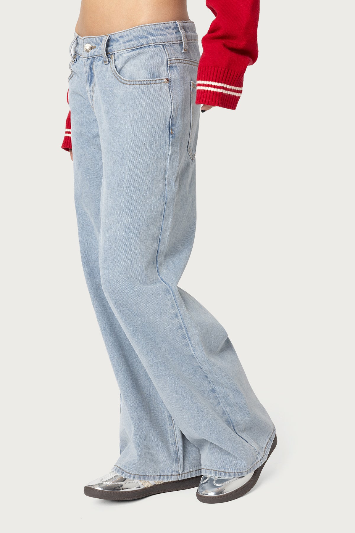 Petite Raelynn Washed Low Rise Baggy Jeans - LIGHT BLUE