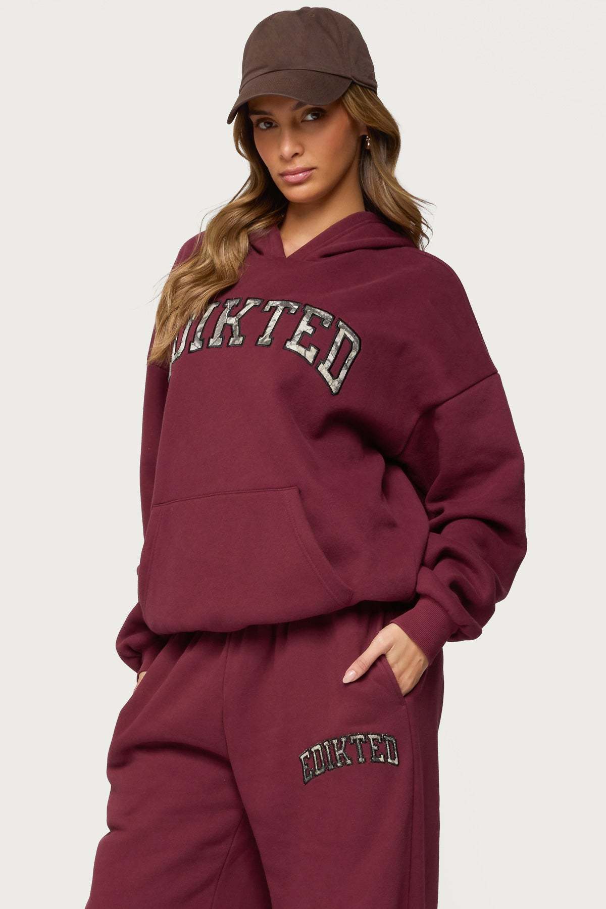 Edikted Crush Oversized Hoodie - BURGUNDY