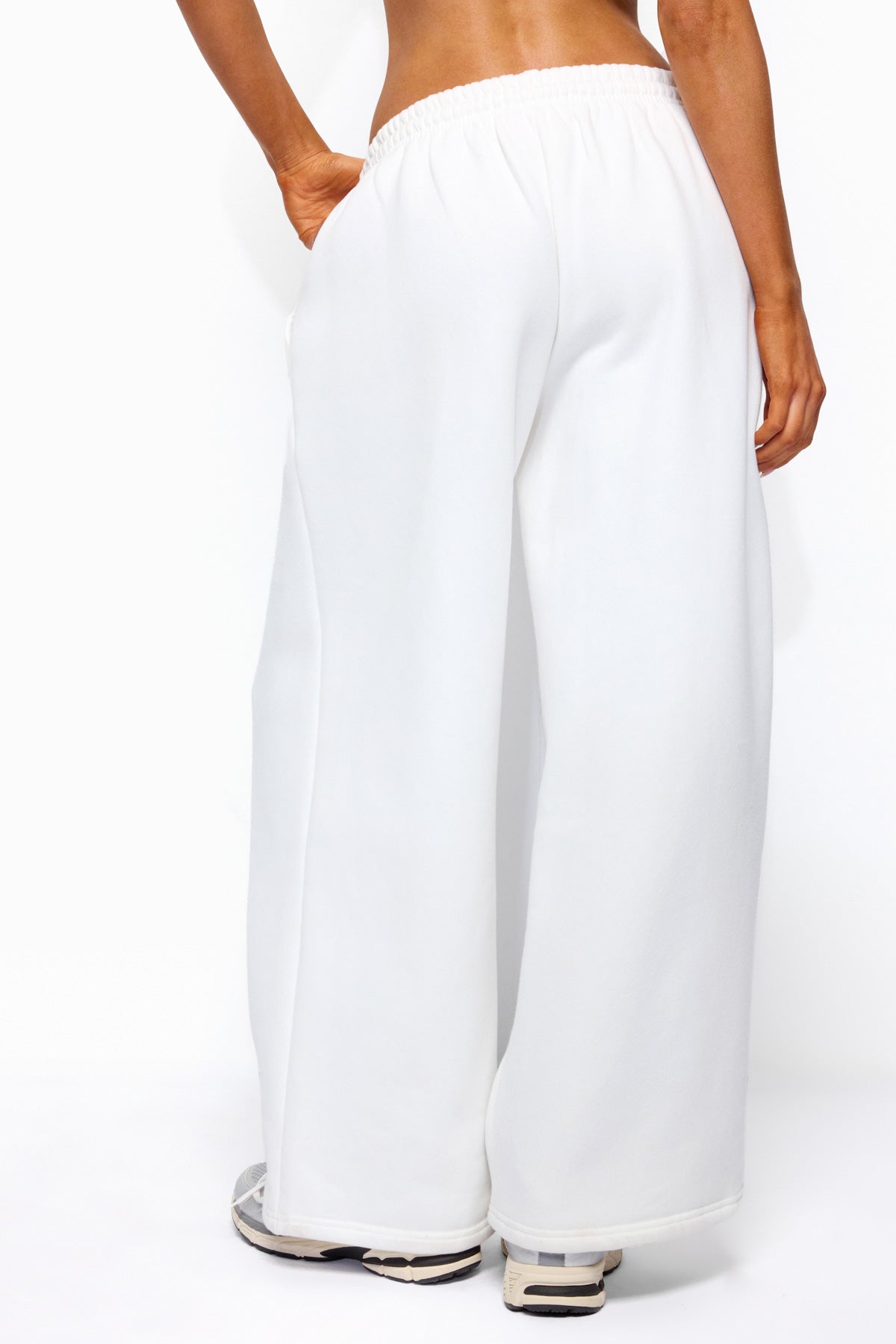 Kamari Low Rise Wide Sweatpants - WHITE