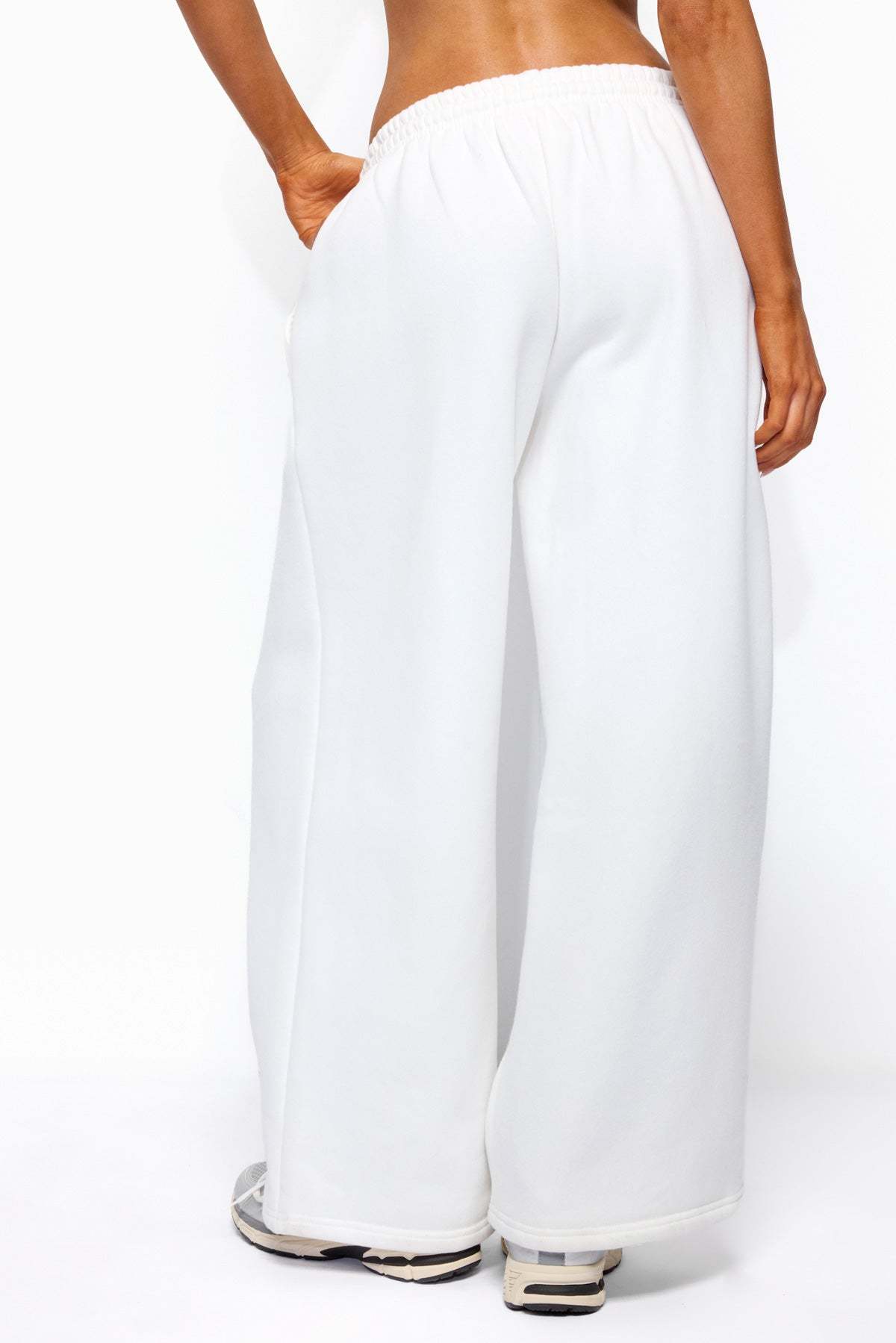 Kamari Low Rise Wide Sweatpants - WHITE