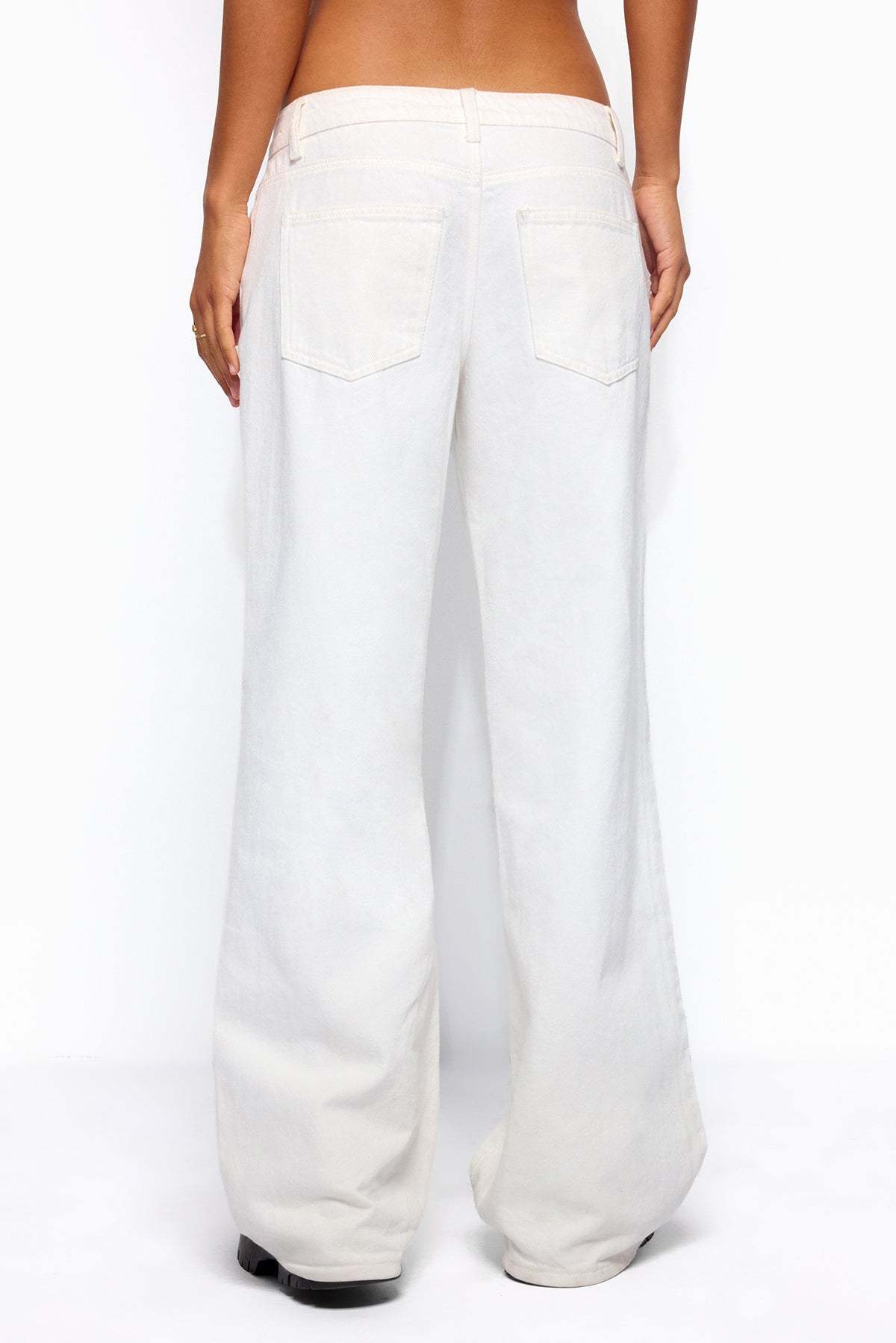 Roman Low Rise Baggy Jeans - WHITE