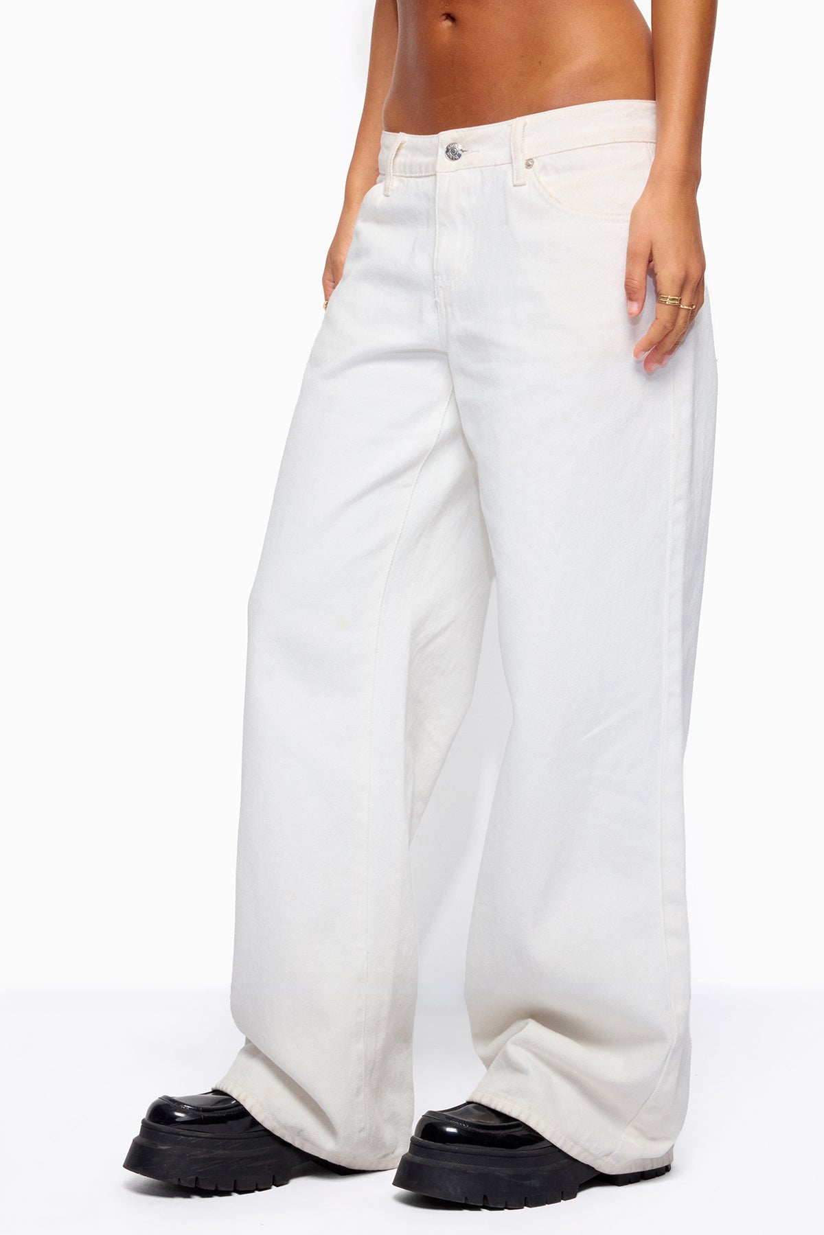 Roman Low Rise Baggy Jeans - WHITE
