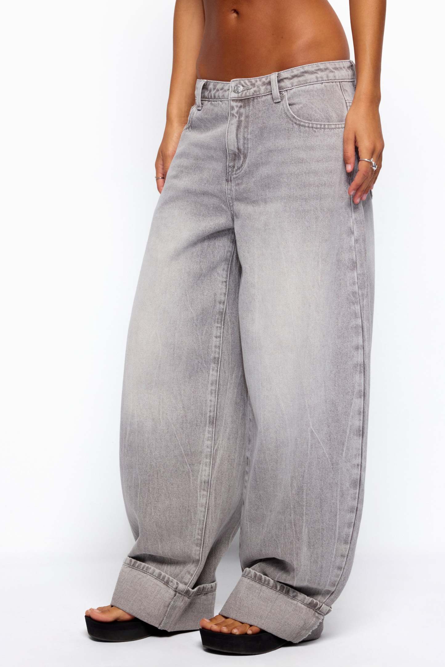 Kella Low Rise Baggy Jeans - GRAY-WASHED