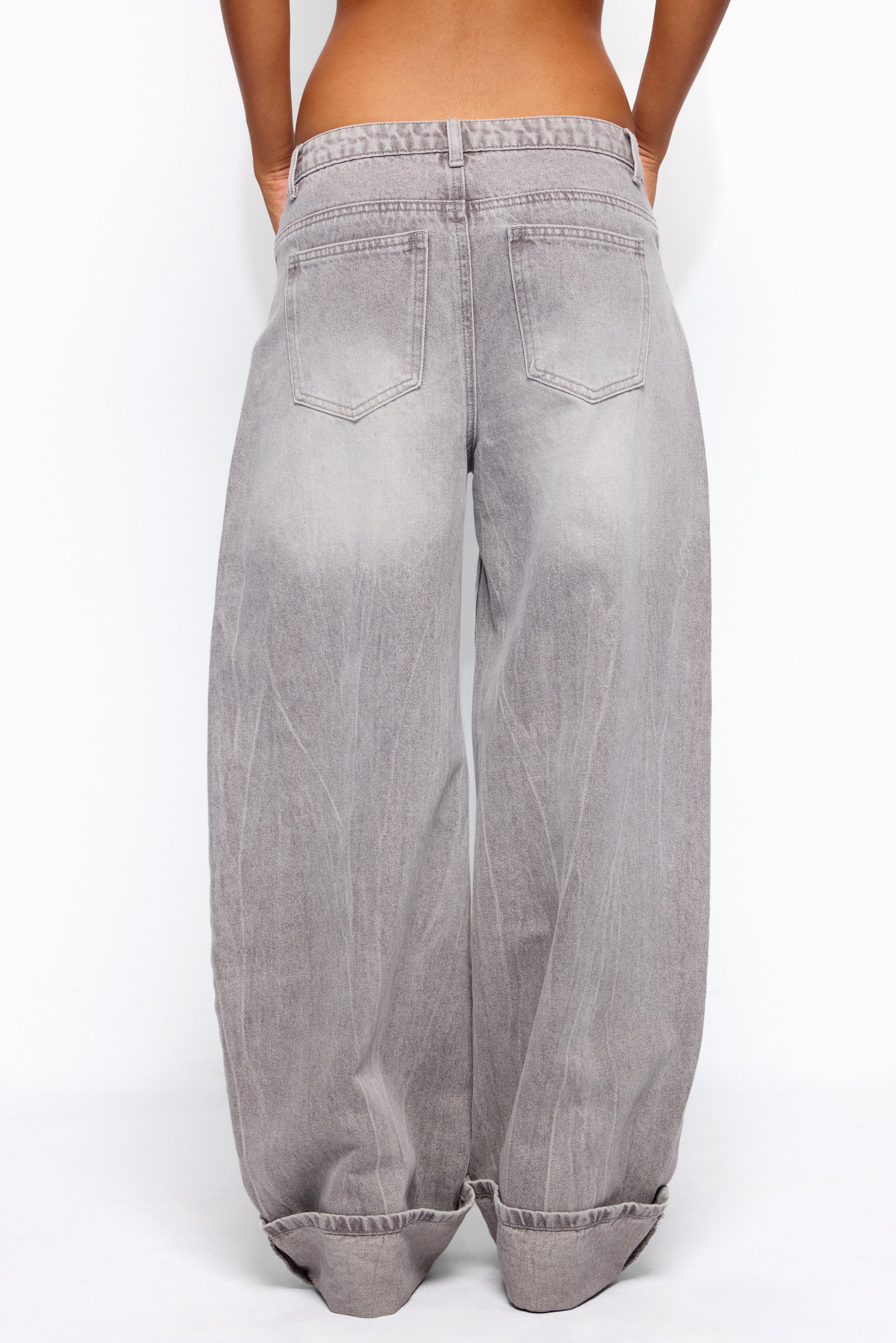 Kella Low Rise Baggy Jeans - GRAY-WASHED