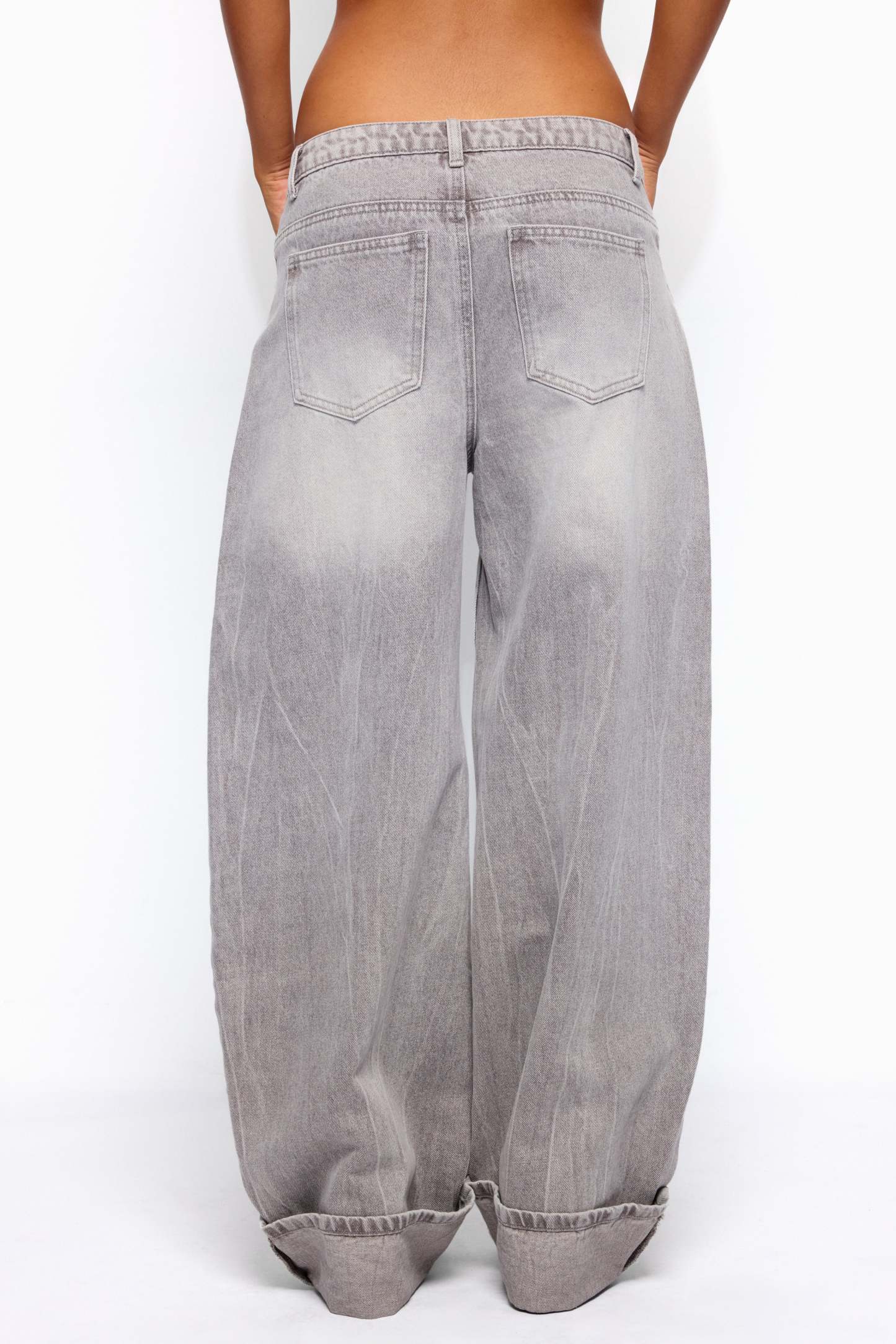 Kella Low Rise Baggy Jeans - GRAY-WASHED