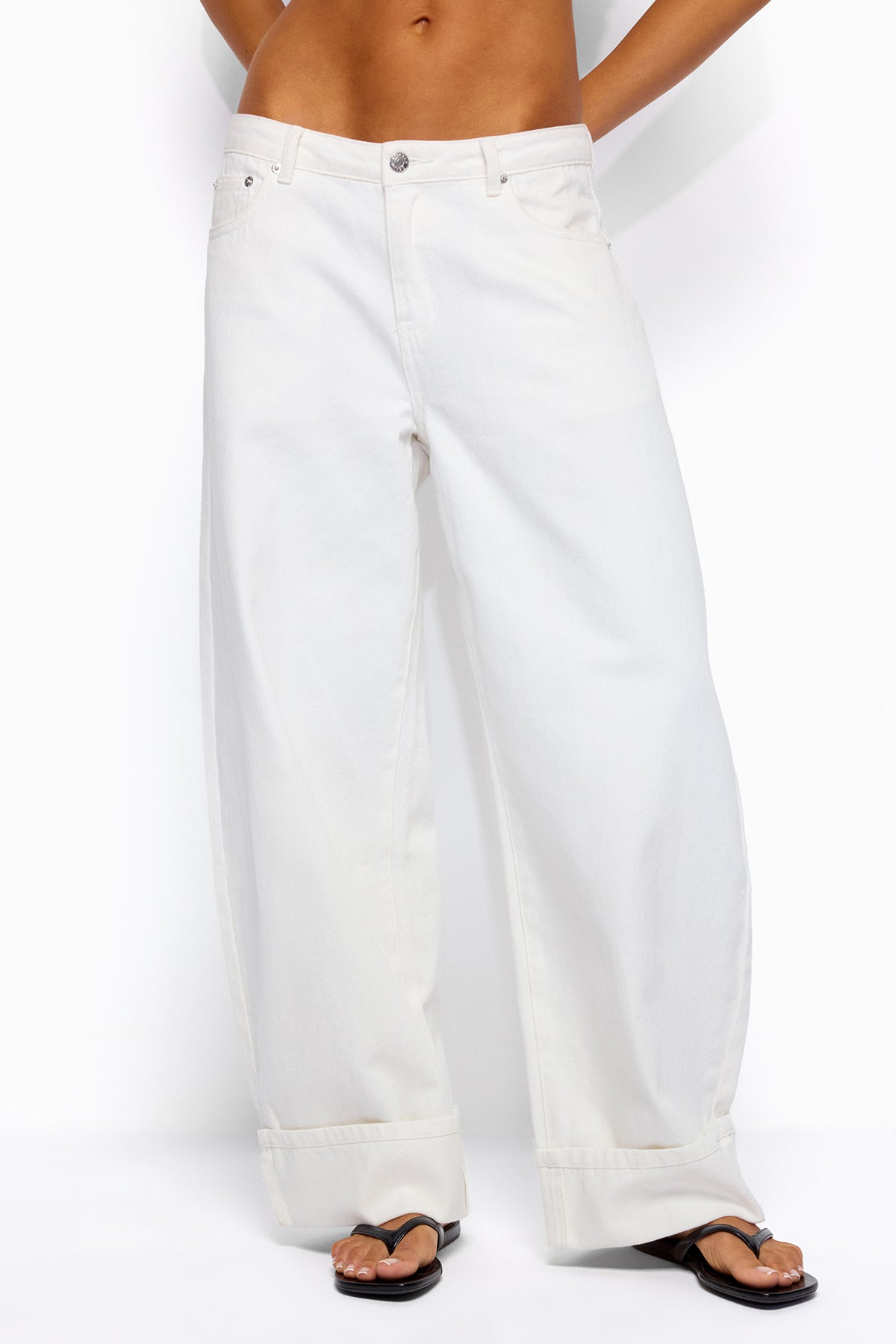 Kella Low Rise Baggy Jeans - WHITE