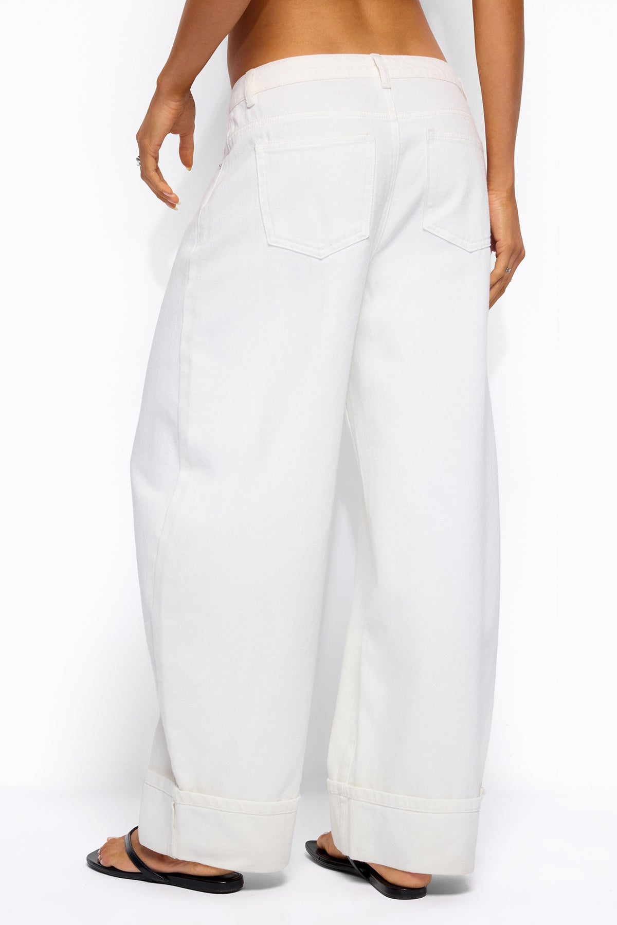 Kella Low Rise Baggy Jeans - WHITE
