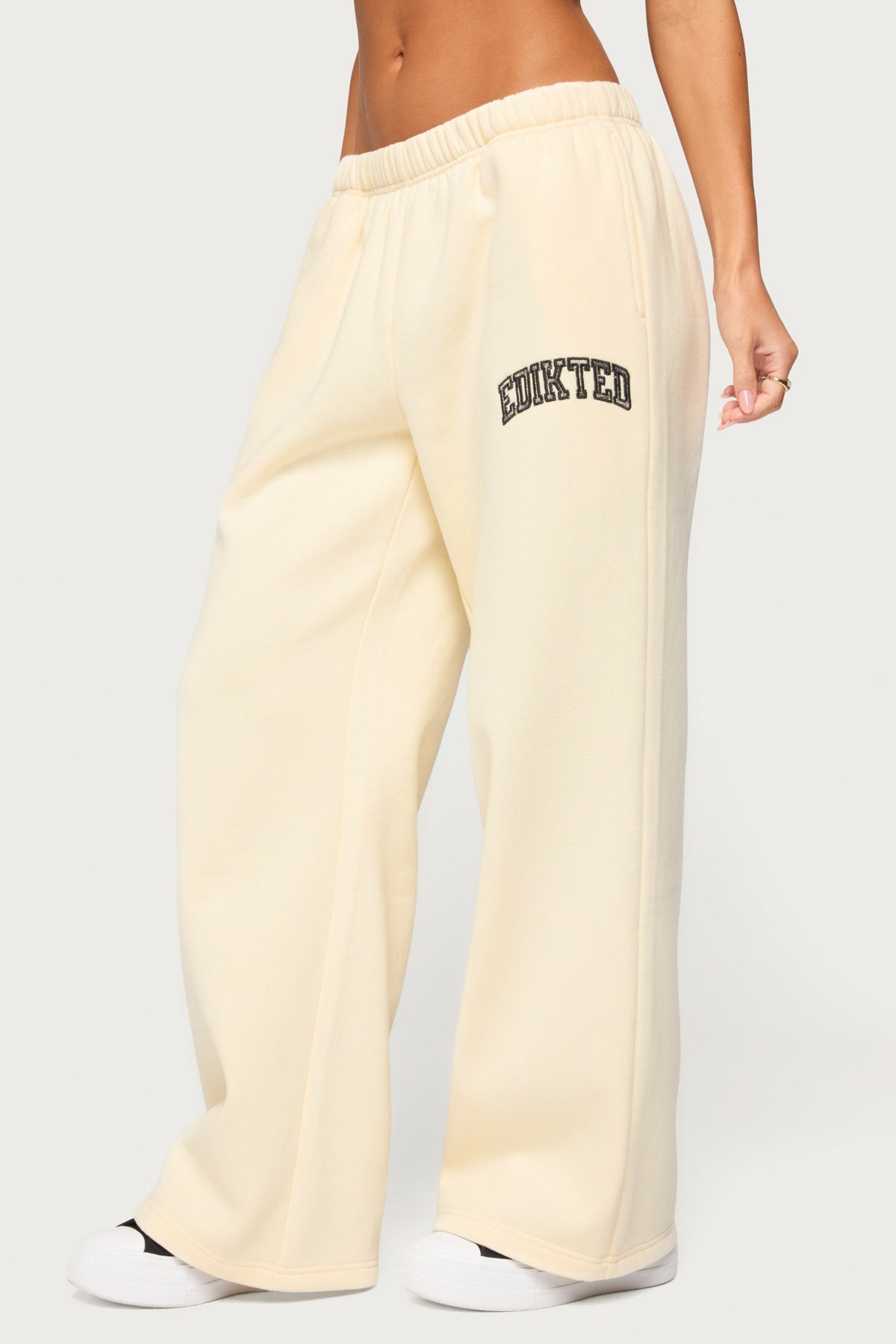 Edikted Crush Sweatpants - BUTTER