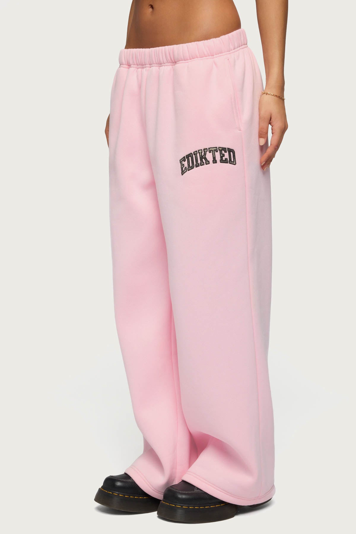 Edikted Crush Sweatpants - LIGHT-PINK