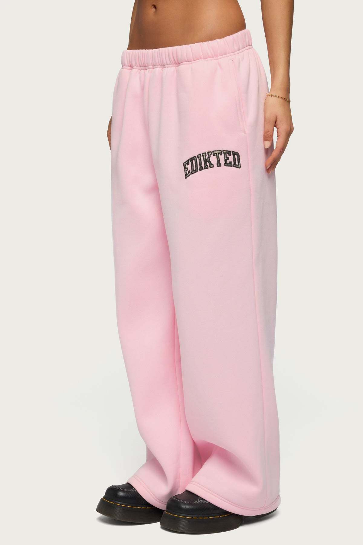 Edikted Crush Sweatpants - LIGHT-PINK