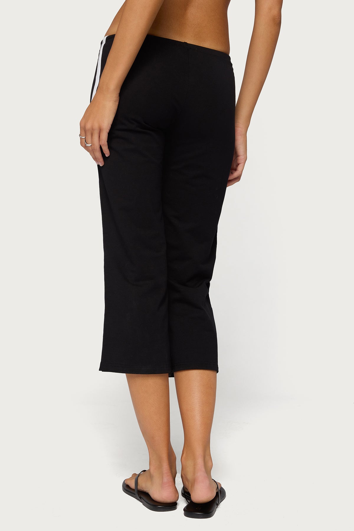 Milene Contrast French Terry Capri Pants - BLACK