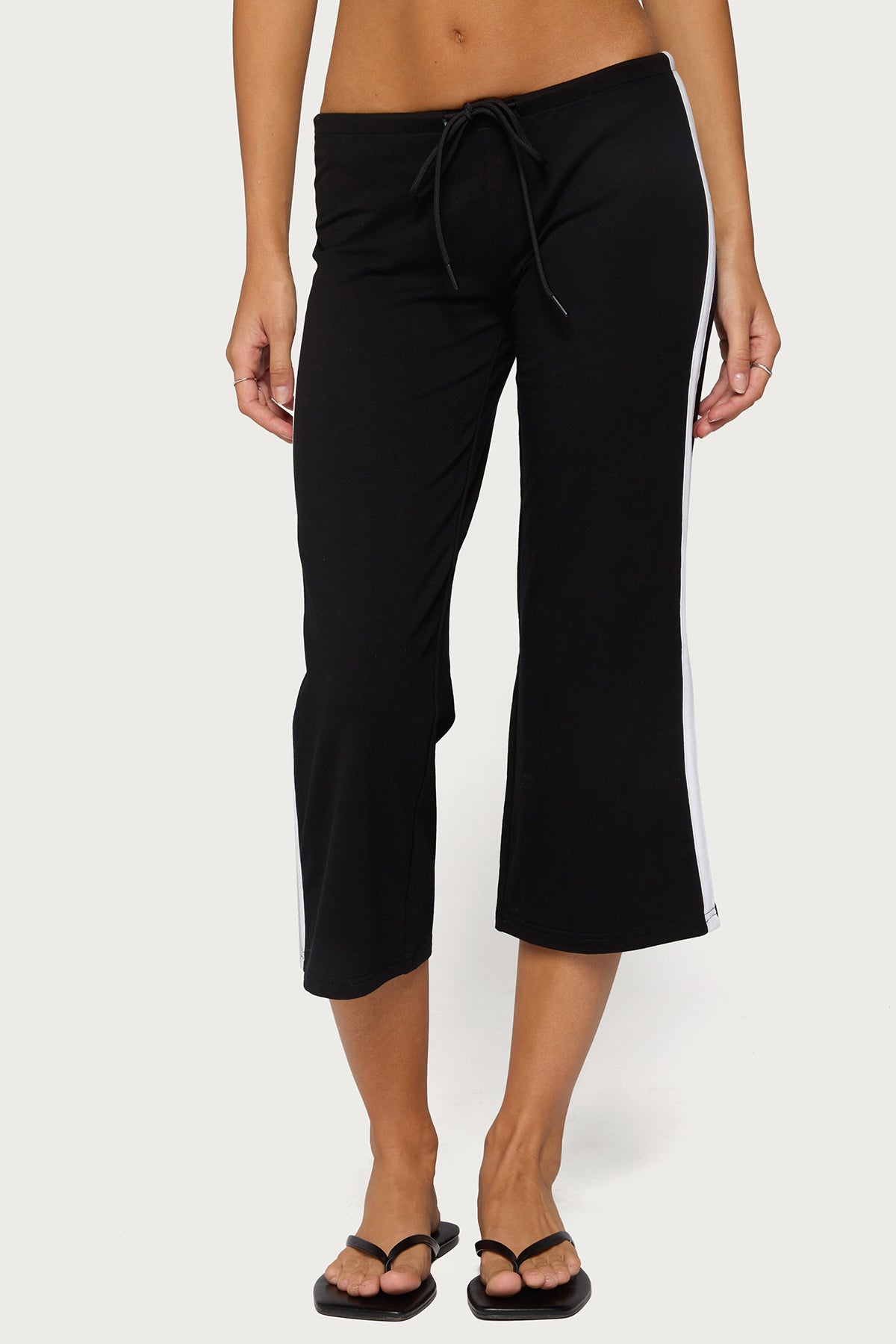 Milene Contrast French Terry Capri Pants - BLACK