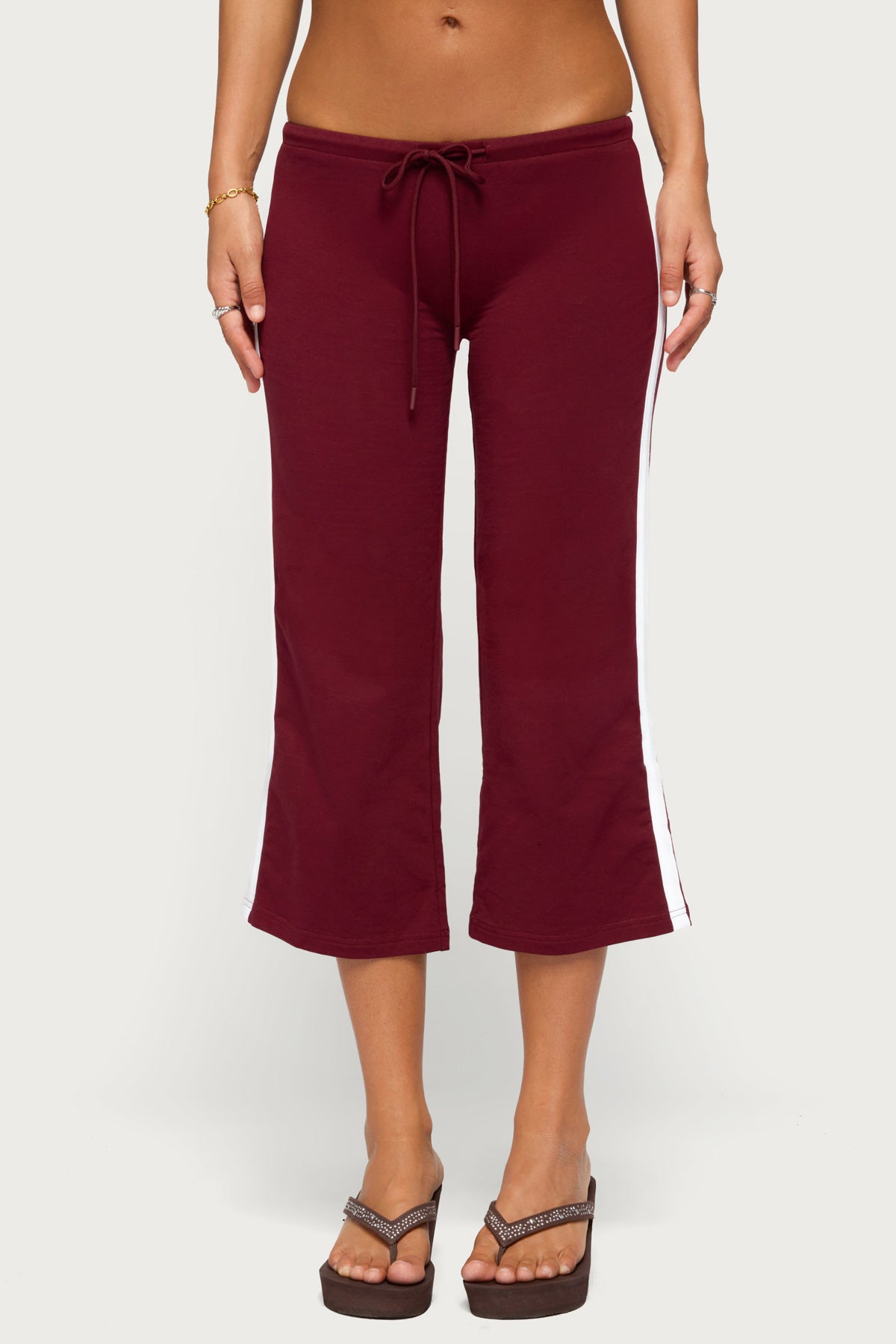 Milene Contrast French Terry Capri Pants - BURGUNDY