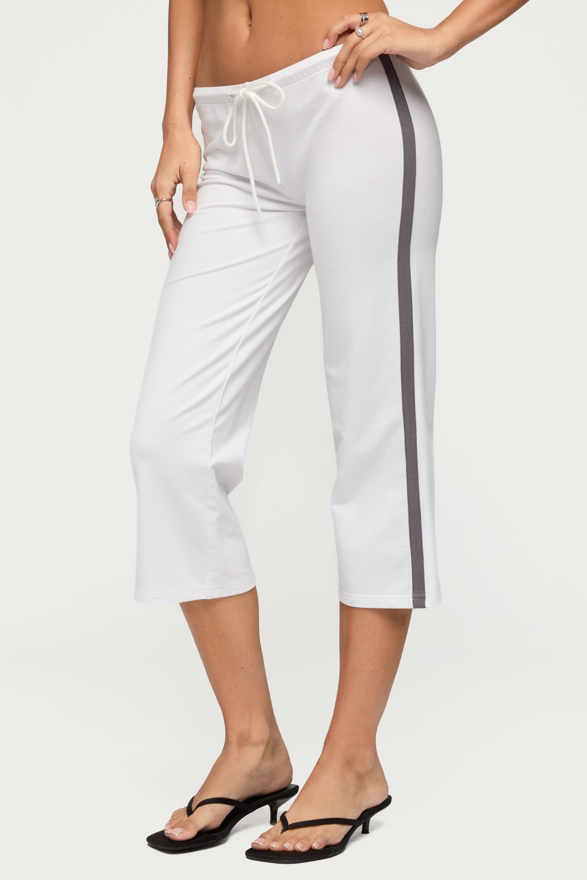 Milene Contrast French Terry Capri Pants - WHITE