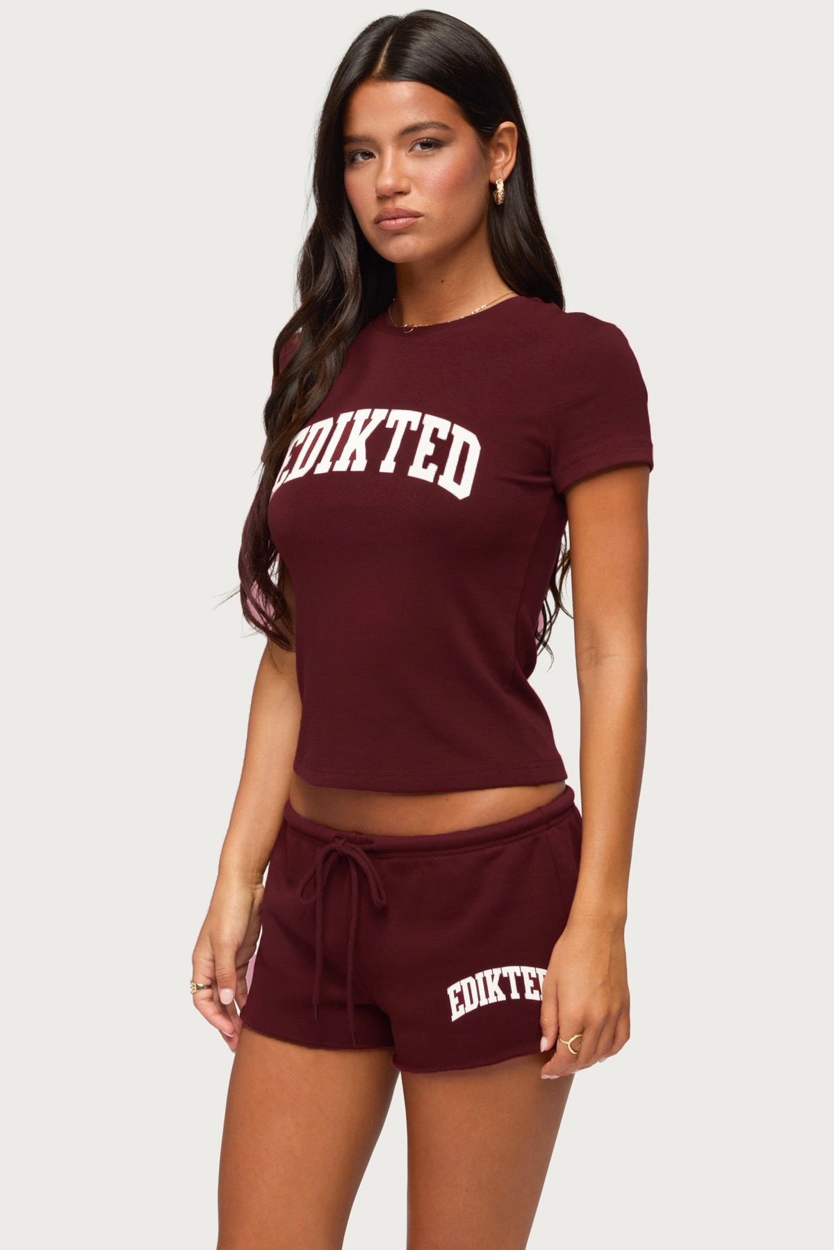 Sporty Babe Edikted T Shirt - BURGUNDY