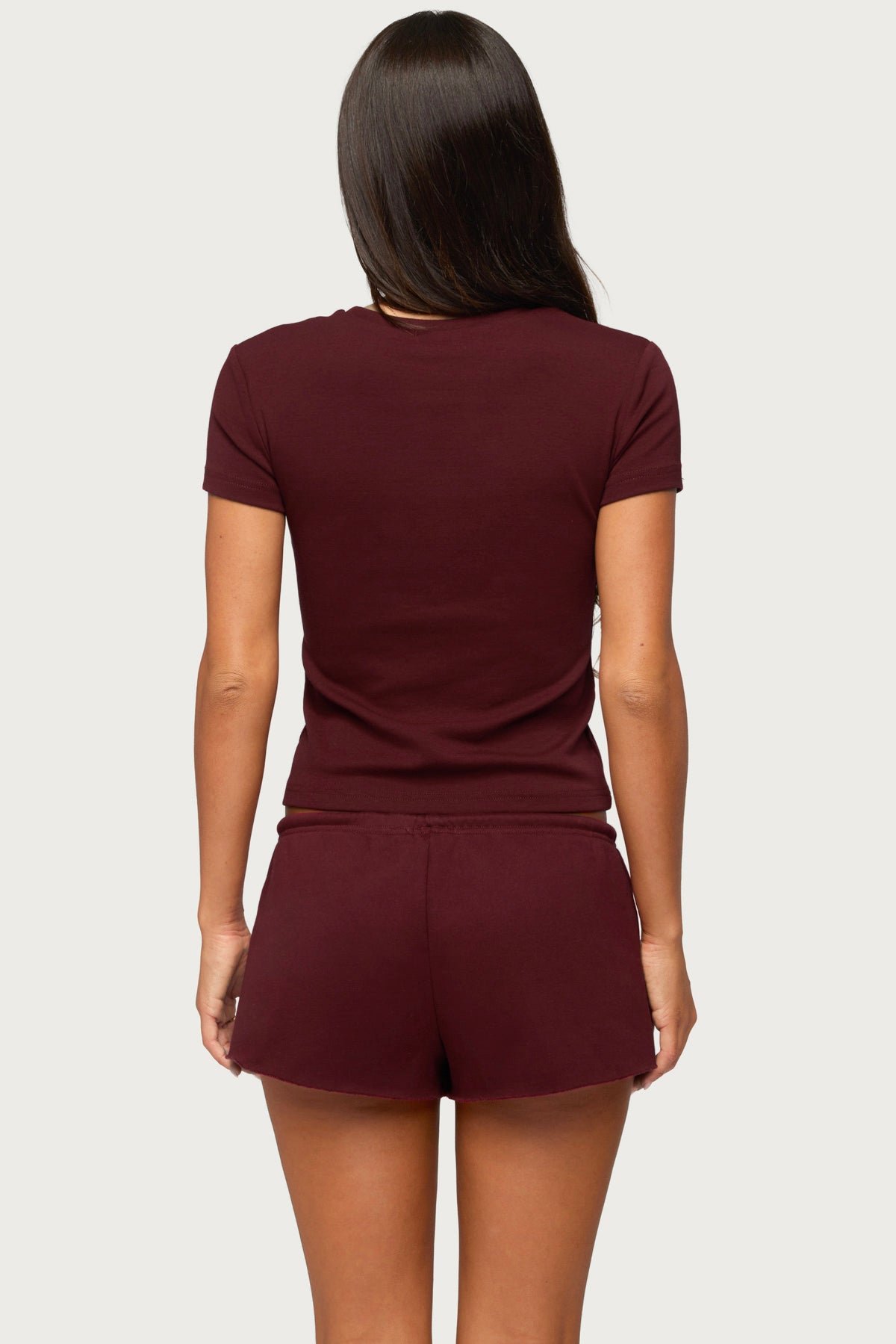 Sporty Babe Edikted T Shirt - BURGUNDY