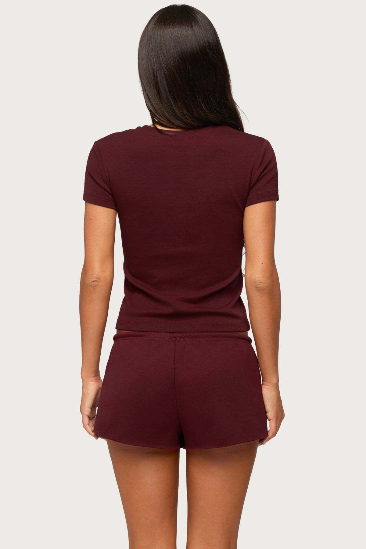 Sporty Babe Edikted T Shirt - BURGUNDY