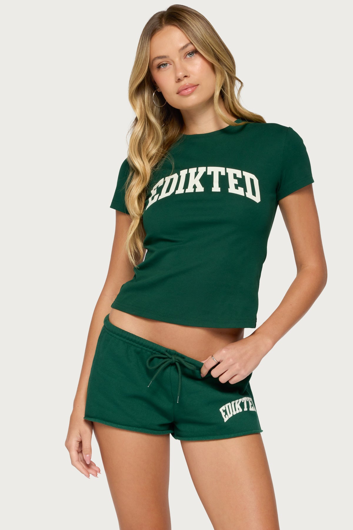 Sporty Babe Edikted T Shirt - GREEN